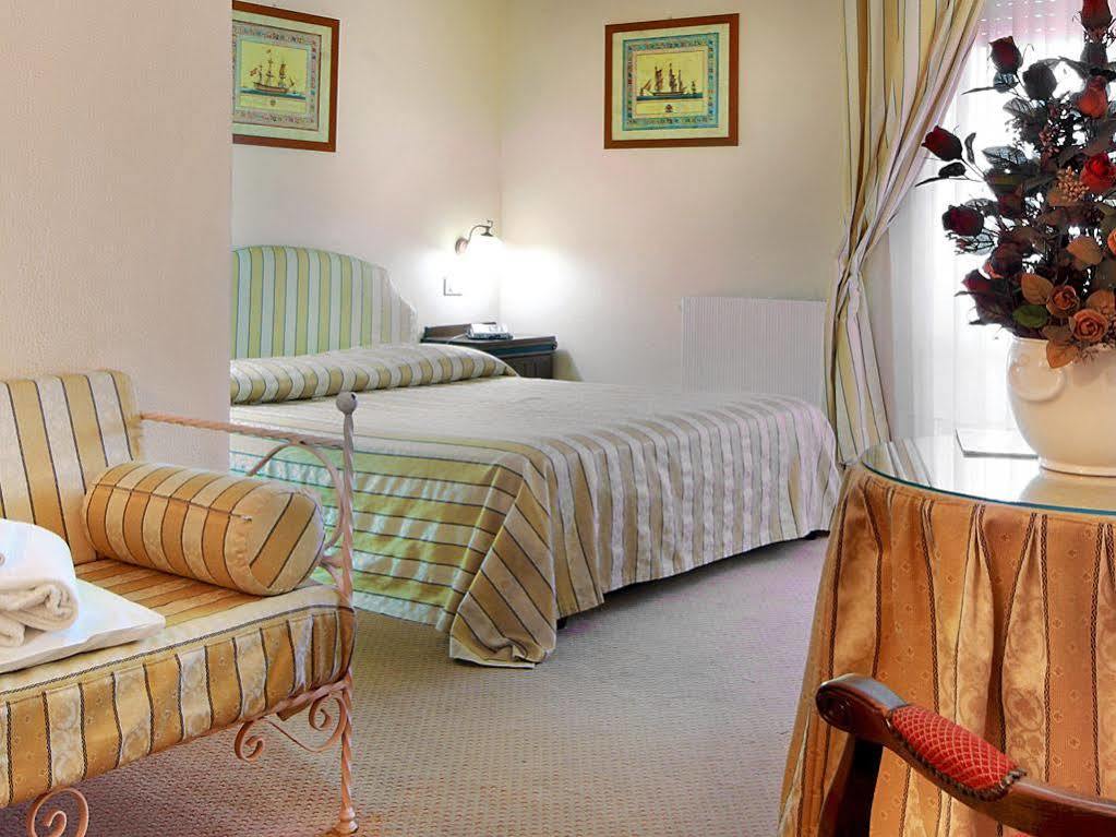 โกลอนนา พลาเลซ โฮเต็ล เมดิเตอร์ราเนียว Hotel ออลเบีย ภายนอก รูปภาพ